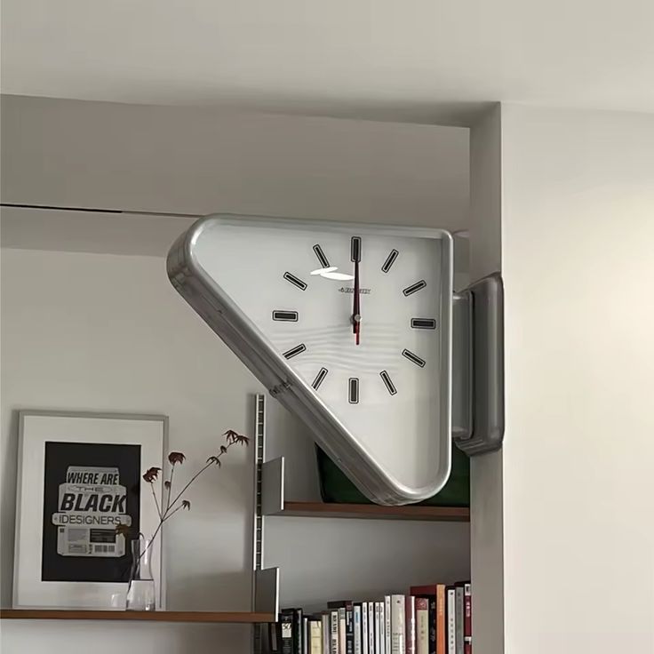 SIDE TRIANGLE SHAPED CLOCK MINIMAL (PRE ORDER)